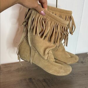 Spring - 38/7.5- Fringed Tan Suede Ankle Moccasin Boots - Lace Up tie back